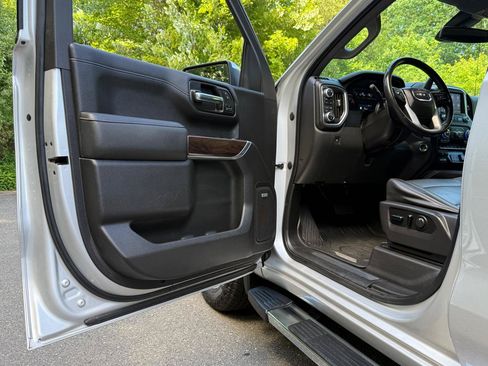 Used 2019 GMC Sierra 1500 SLT w/ SLT Premium Plus Package AWD/4WD image 9