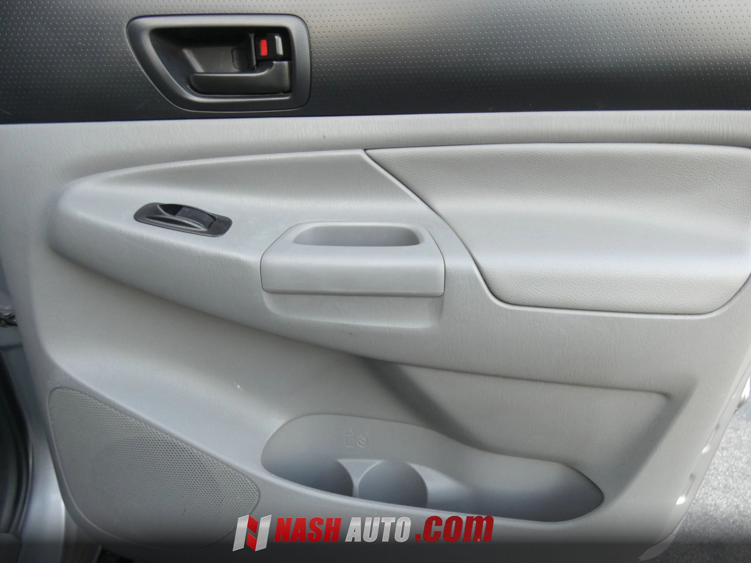 Used 2015 Toyota Tacoma PreRunner w/ SR5 Package RWD image 35