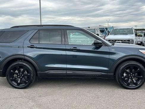 Certified 2024 Ford Explorer ST-Line w/ Class IV Trailer Tow Package image 2