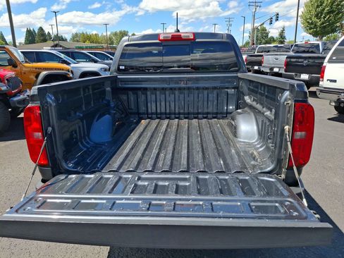 Used 2017 Chevrolet Colorado LT w/ Luxury Package, Chrome AWD/4WD image 19