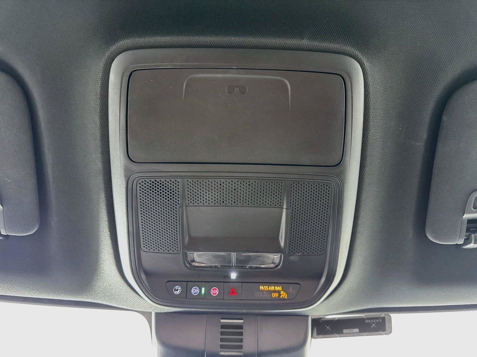 Used 2024 GMC Acadia Elevation AWD/4WD image 6