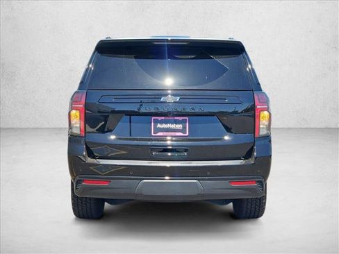 Used 2023 Chevrolet Suburban Z71 w/ Luxury Package AWD/4WD image 7