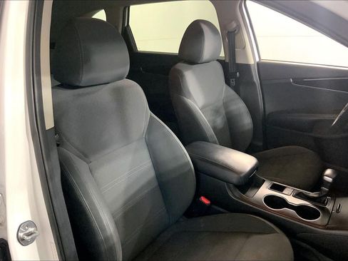Used 2020 Kia Sorento S w/ Paint Protection Package FWD image 7