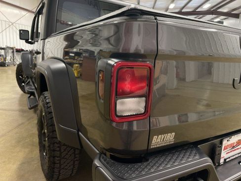 Used 2023 Jeep Gladiator Sport image 20