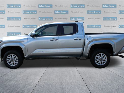 Used 2025 Toyota Tacoma SR5 AWD/4WD image 10
