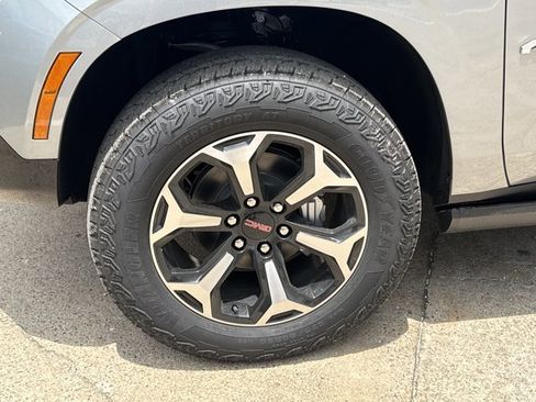 New 2026 GMC Yukon XL AT4 w/ AT4 Premium Package AWD/4WD image 17