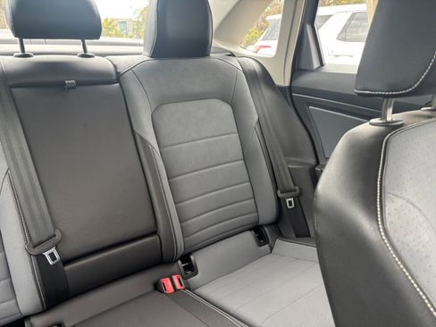 Used 2025 Volkswagen Jetta SE image 38