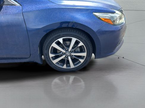 Used 2017 Nissan Altima 2.5 SR FWD image 14