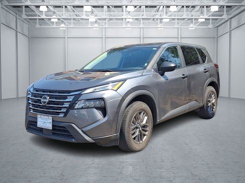 Used 2024 Nissan Rogue S image 1