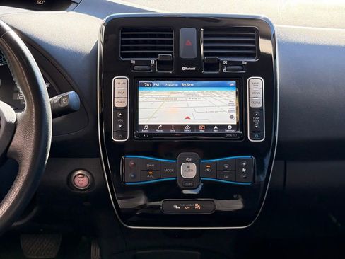 Used 2017 Nissan Leaf SV image 13