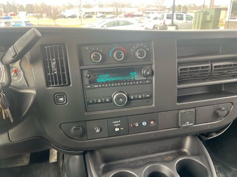 Used 2020 Chevrolet Express 3500 w/ Driver Convenience Package image 11