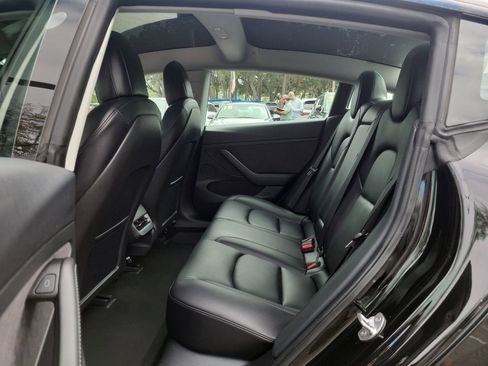 Used 2021 Tesla Model 3 Standard Range Plus image 13