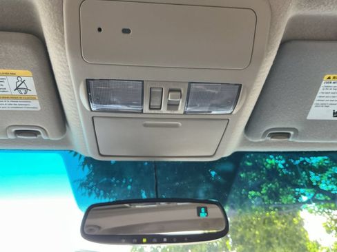 Used 2013 Nissan Frontier SL w/ Moonroof Pkg AWD/4WD image 30