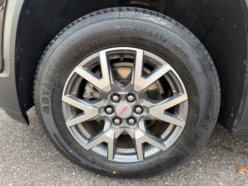 Used 2023 GMC Acadia SLT image 31