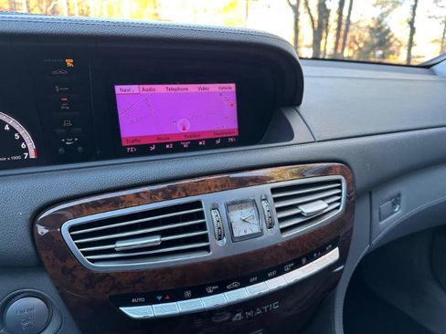 Used 2010 Mercedes-Benz CL 550 4MATIC w/ Sport Pkg image 30