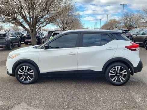Used 2018 Nissan Kicks SV image 7
