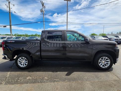 Used 2021 Chevrolet Silverado 1500 LT AWD/4WD image 6