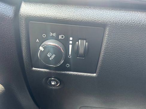 Used 2020 Jeep Grand Cherokee Altitude AWD/4WD image 18