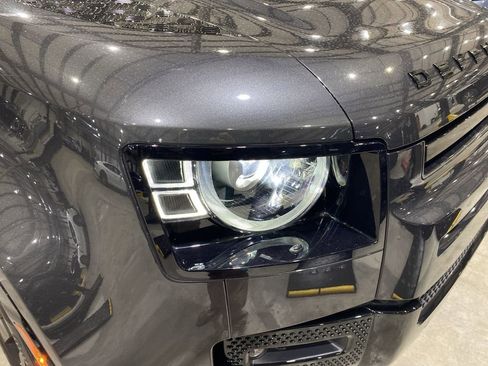 Used 2024 Land Rover Defender 110 V8 image 21