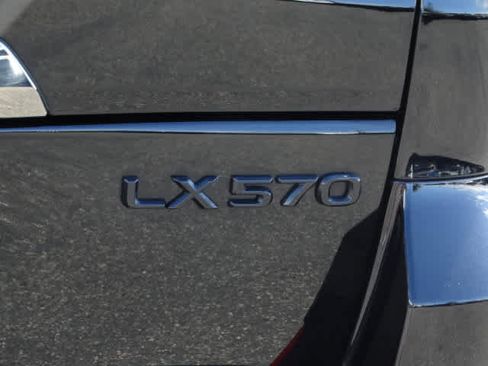 Used 2021 Lexus LX 570 4WD w/ Inspiration Series #2 image 11