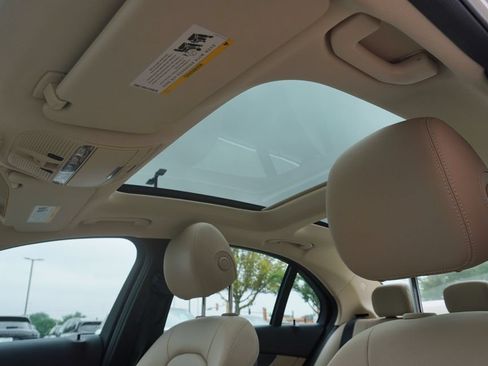 Used 2016 Mercedes-Benz C 300 4MATIC Sedan image 13