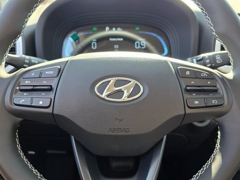New 2025 Hyundai Venue Limited image 24