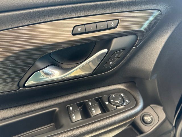Used 2021 GMC Terrain SLT w/ Infotainment Package II AWD/4WD image 12