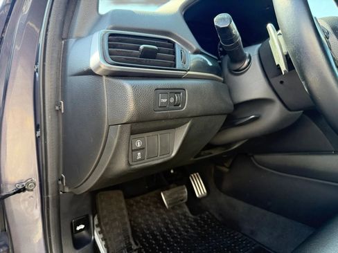 Used 2018 Honda Accord Sport image 14