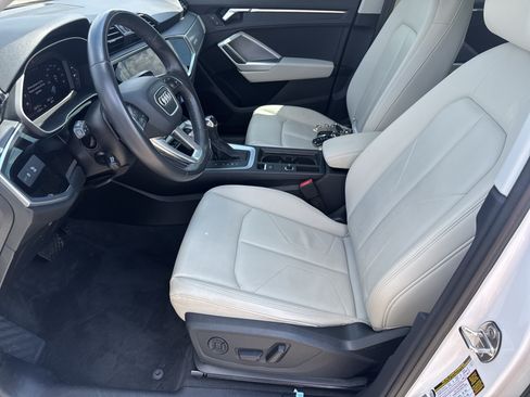 Used 2023 Audi Q3 2.0T Premium w/ Convenience Package AWD/4WD image 5
