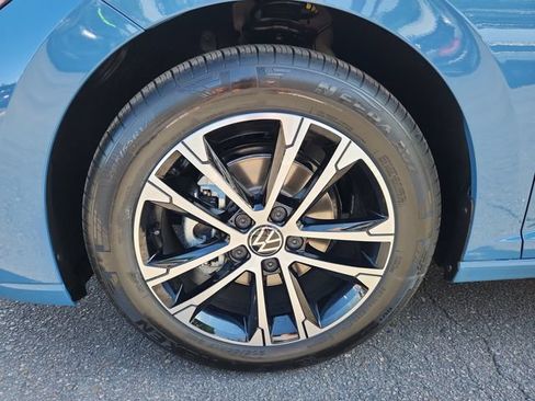 Certified 2025 Volkswagen Jetta Sport FWD image 13