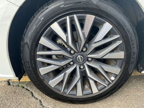 Used 2025 Nissan Altima 2.5 SV image 31