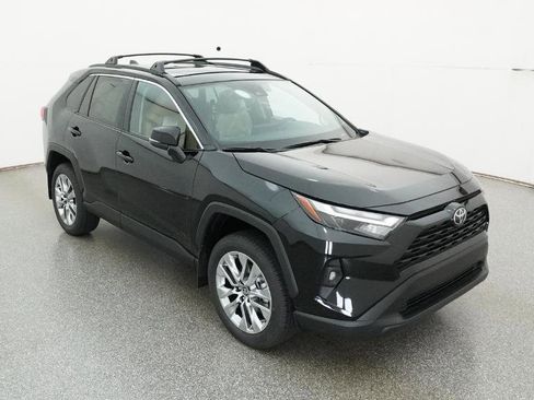 Used 2025 Toyota RAV4 XLE Premium image 16