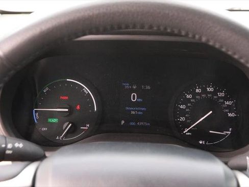 Certified 2024 Toyota Sienna XLE image 16