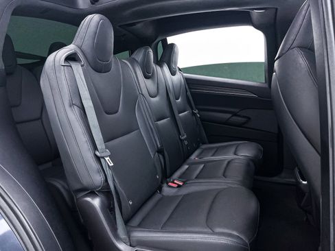 Used 2023 Tesla Model X image 31
