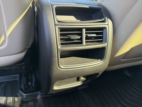 Used 2019 Cadillac XT5 Luxury image 36