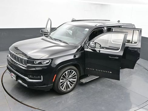 Used 2022 Jeep Grand Wagoneer Series III image 65
