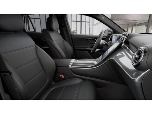 Used 2026 Mercedes-Benz GLC 300 4MATIC image 4