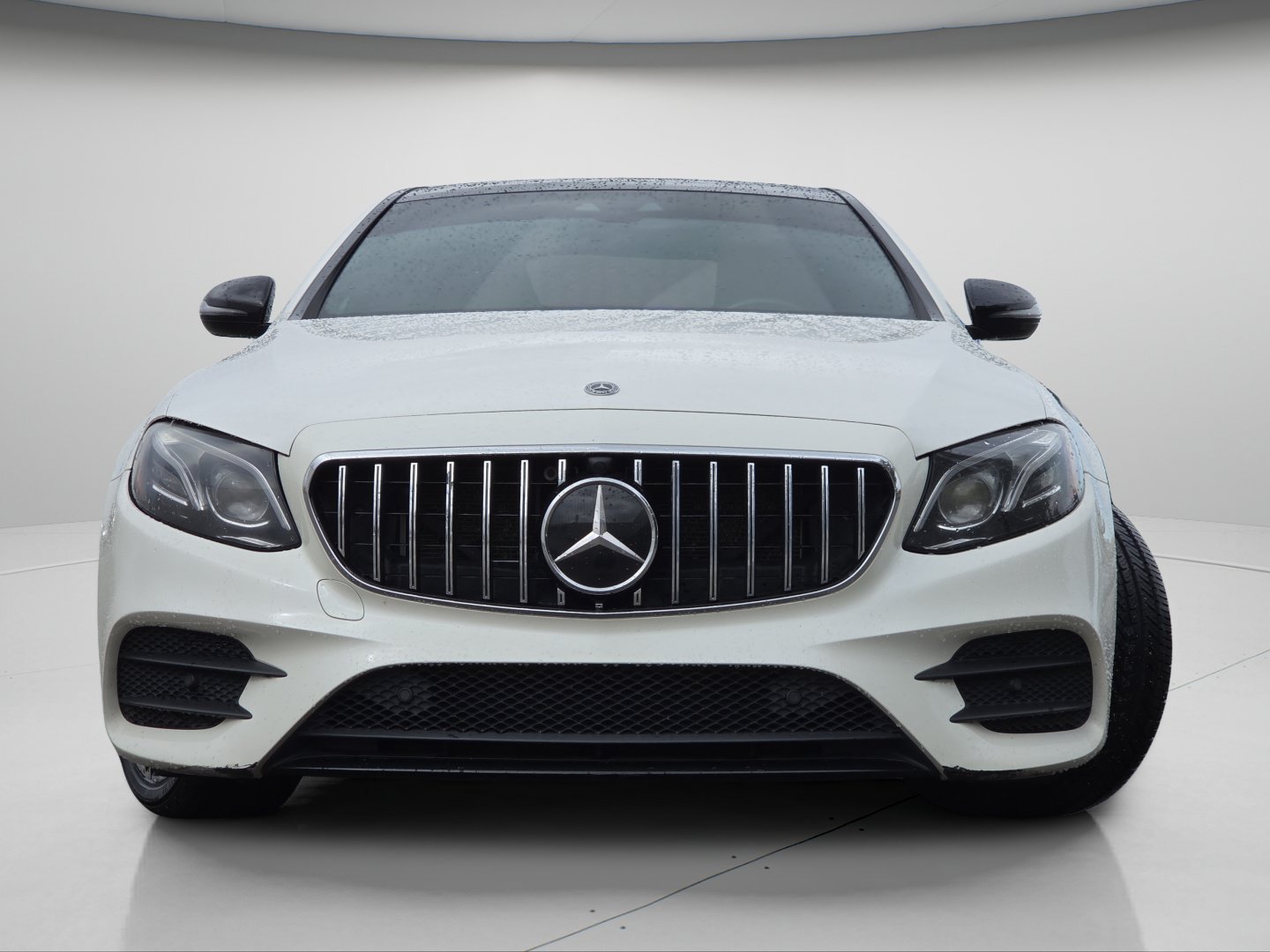 Used 2019 Mercedes-Benz E 300 4MATIC image 3