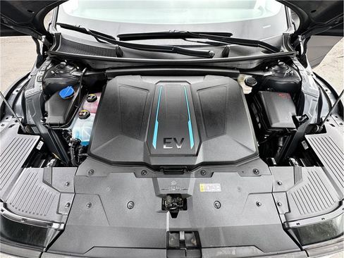 Used 2024 Hyundai Ioniq 5 SEL image 25