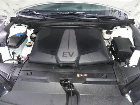 Used 2024 Kia EV6 Wind image 12