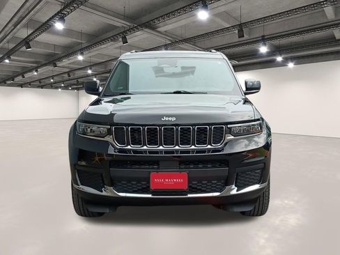 Used 2025 Jeep Grand Cherokee L Laredo RWD image 18