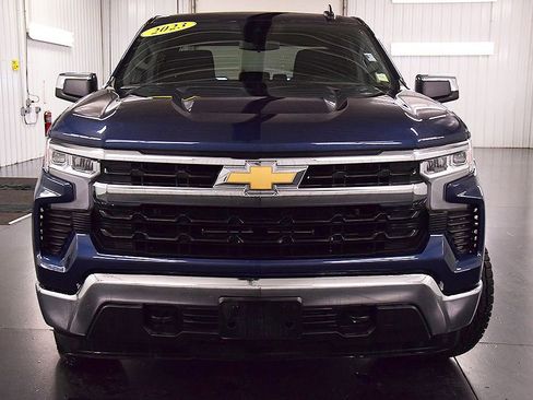 Used 2023 Chevrolet Silverado 1500 LT AWD/4WD image 2