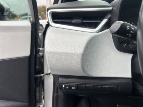 Used 2024 Toyota Corolla SE image 27