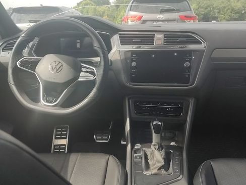 Used 2022 Volkswagen Tiguan SE R-Line FWD image 6