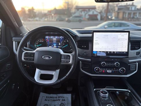 Used 2022 Ford Expedition XLT image 23