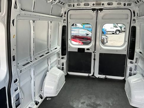 Used 2023 RAM ProMaster 2500 FWD image 20