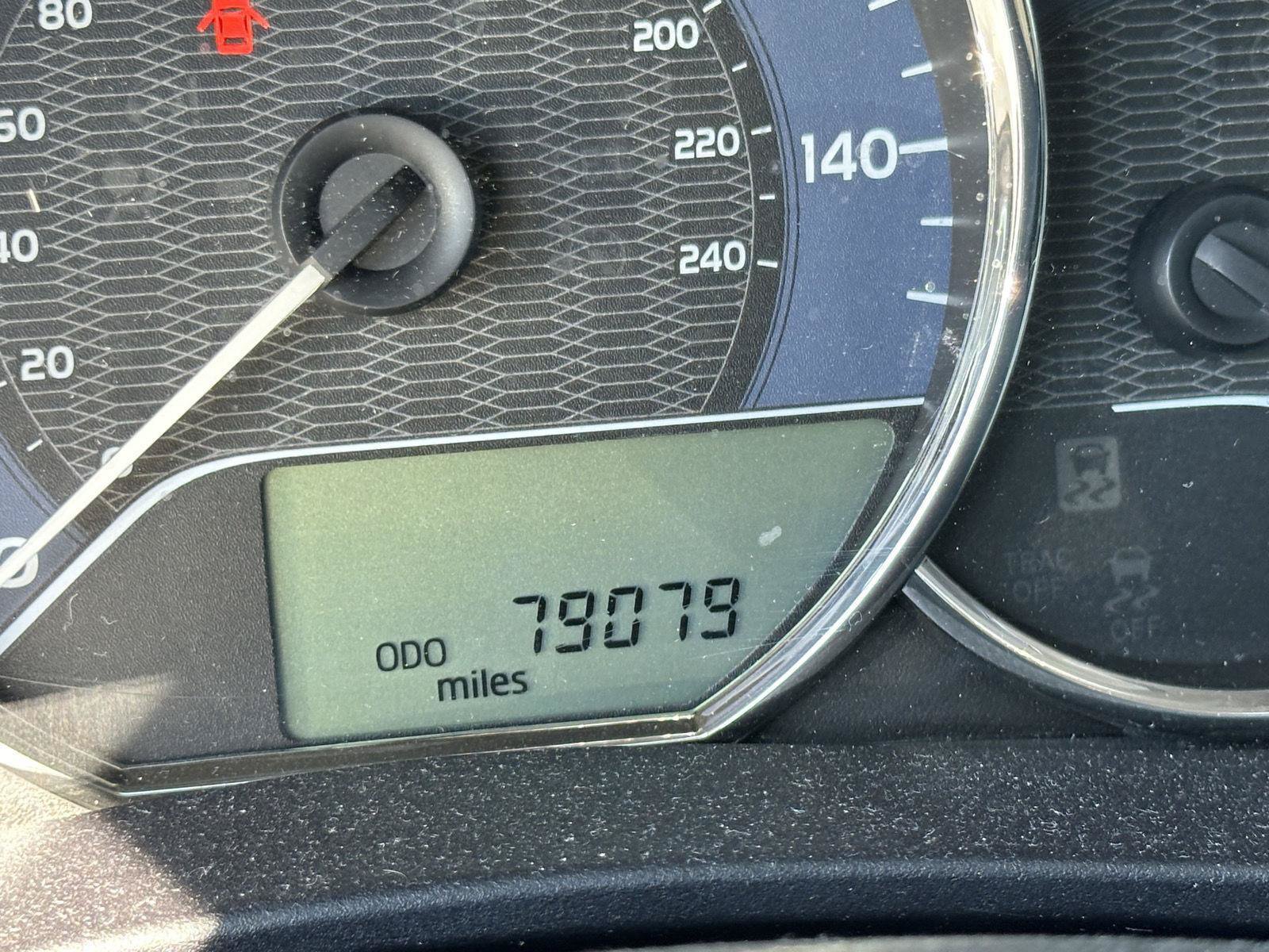 Used 2016 Toyota Corolla LE FWD image 14