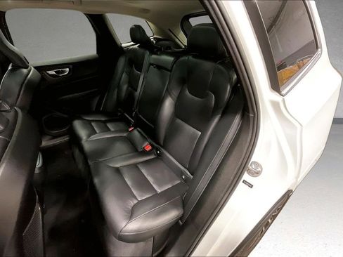 Certified 2023 Volvo XC60 B5 Plus w/ Climate Package AWD/4WD image 22