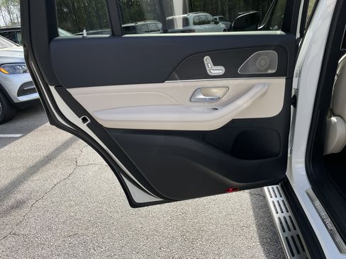 Certified 2025 Mercedes-Benz GLS 450 4MATIC image 39