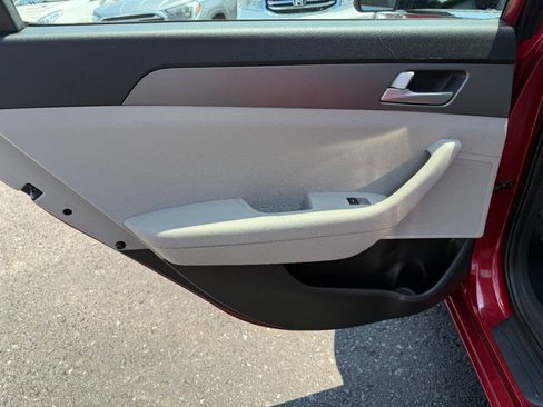 Used 2016 Hyundai Sonata SE FWD image 25